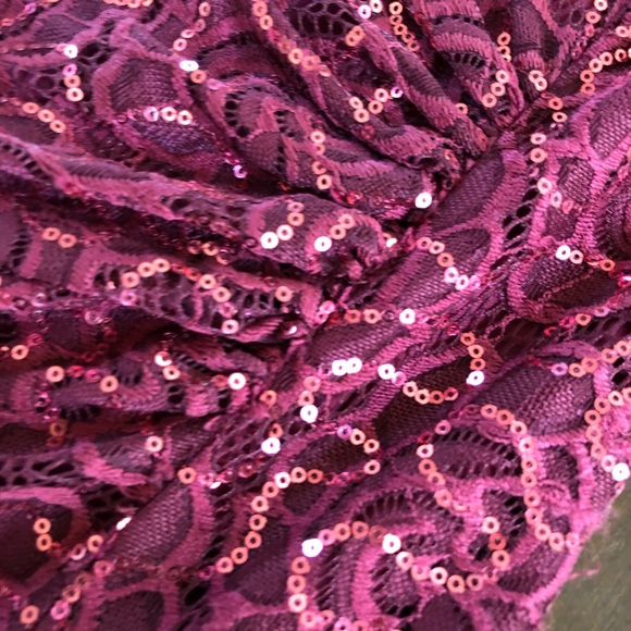 La Femme Column Dress Gown Sequin Burgundy NWOT 4 - Picture 9 of 10
